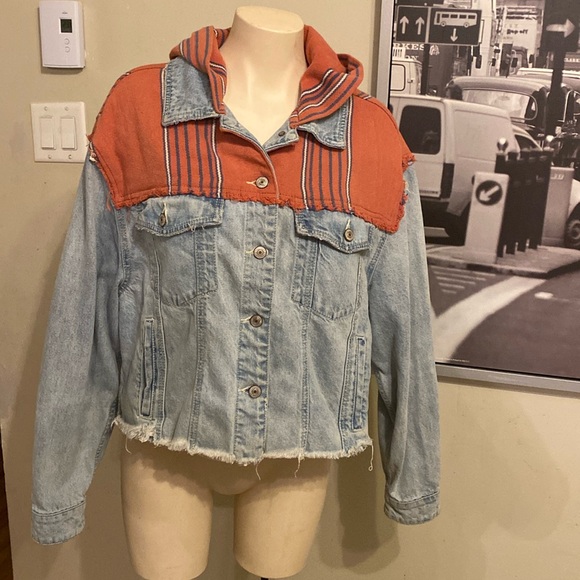Free Prople Baja  crop denim hooded  jeans jacket size S - Picture 4 of 13